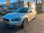 Volvo S40 1.6 - MET 113.000KM - CRUISECONTROLE - NETJES, 1596 cc, 101 pk, Gebruikt, Zwart