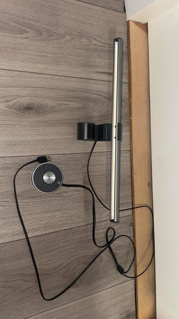 BenQ ScreenBar Monitor Lamp - Oogbescherming & UV-licht, Computers en Software, Monitoren, Zo goed als nieuw, 60 Hz of minder