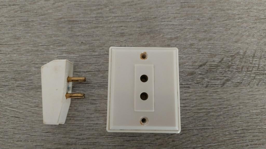 Retro 12 Volt Caravan Stopcontact en Stekker, Ophalen of Verzenden