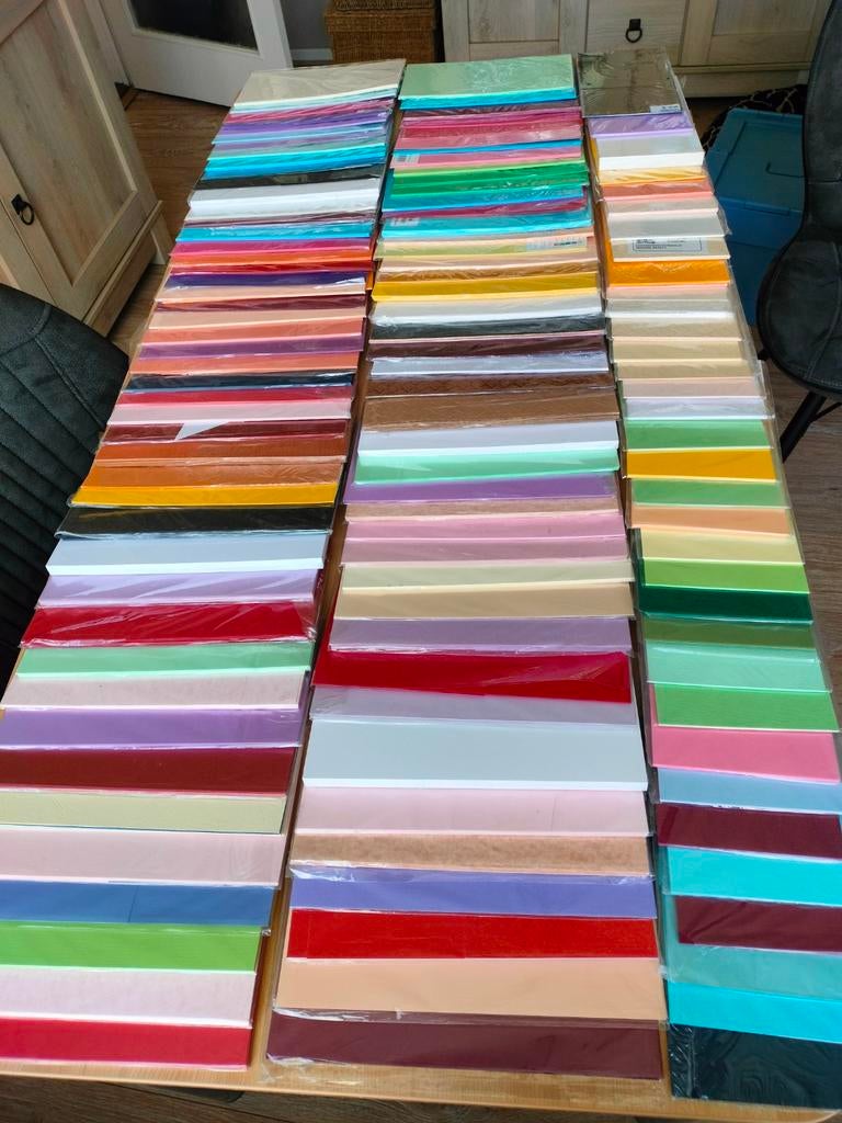 Ruim 1400 kaarten diverse kleuren afm. 13,5 x 27, Ophalen of Verzenden, Overige thema's, Blanco kaart of Basiskaart