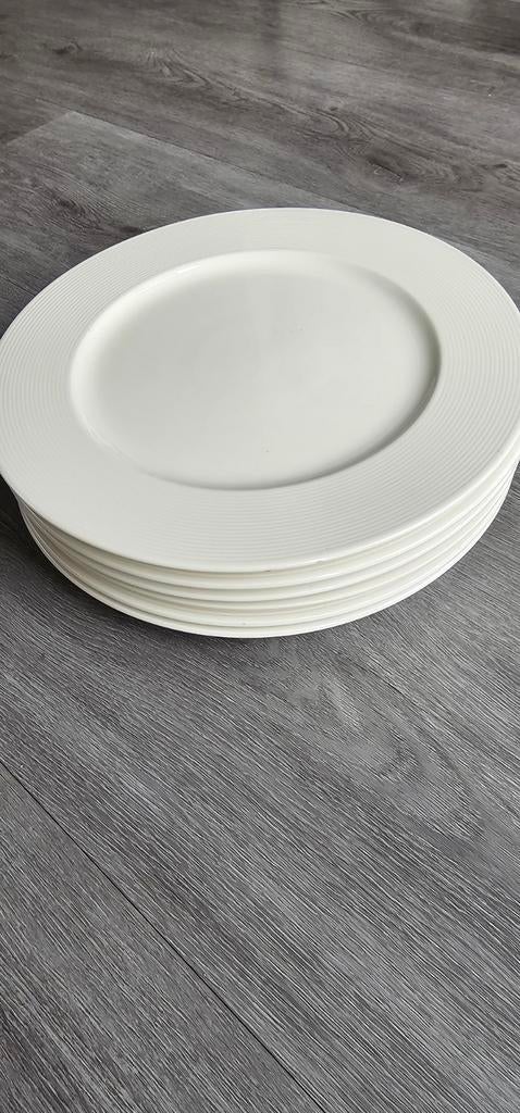 New linnen 6 x borden, Huis en Inrichting, Keuken | Servies, Ophalen, Zo goed als nieuw, Overige stijlen, Bord(en)