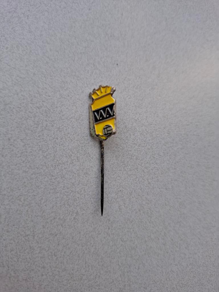 Vintage speldje prikker pin steekspeld VVV Vitesse, Ophalen of Verzenden, Sport