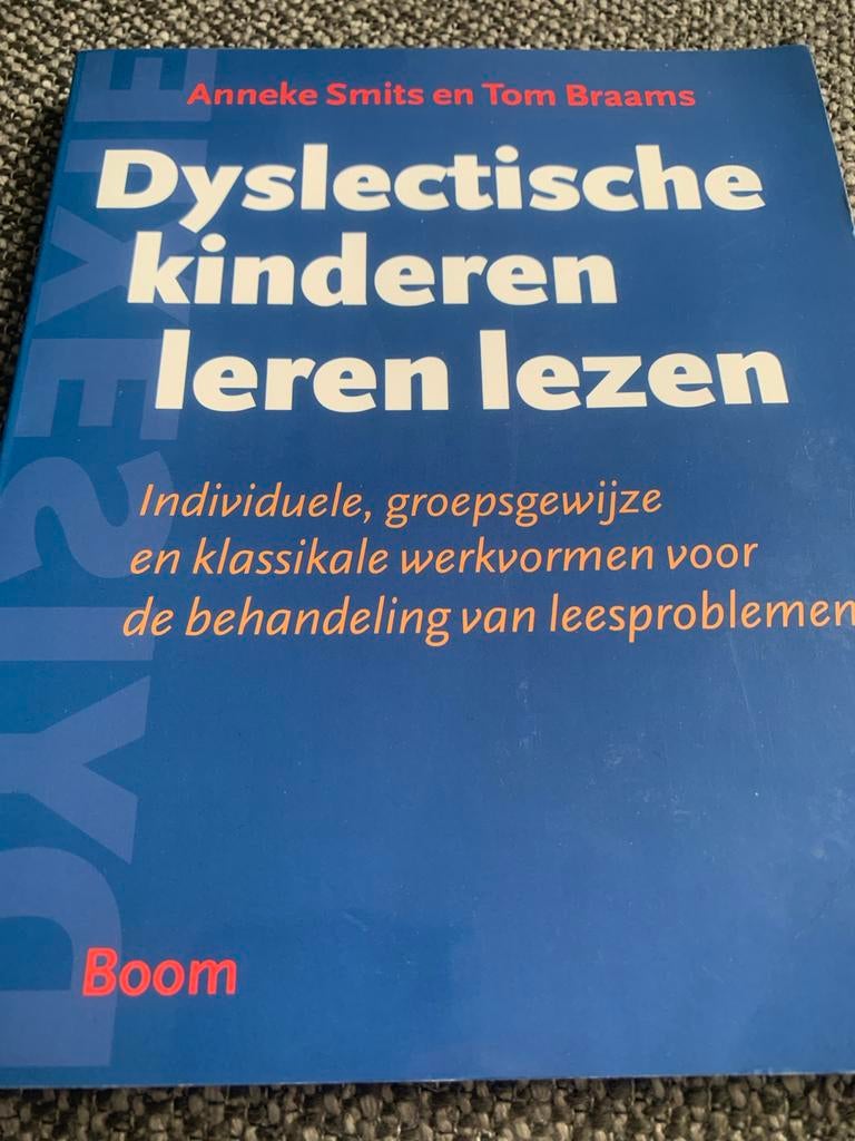 Dyslectische kinderen leren lezen - Anneke Smits & Tom Braam, Boeken, Ophalen of Verzenden, Gamma, Zo goed als nieuw, Overige niveaus