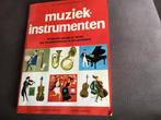 Muziekinstrumenten - De Wereld in Plaatjes + stickers., Ophalen of Verzenden, Gelezen, Instrument