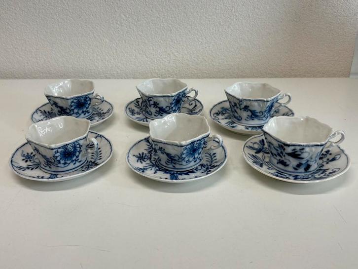 Antiek Louis Regout hoekig 1910 met Zwiebelmunster decor, Antiek en Kunst, Antiek | Servies compleet, Ophalen of Verzenden