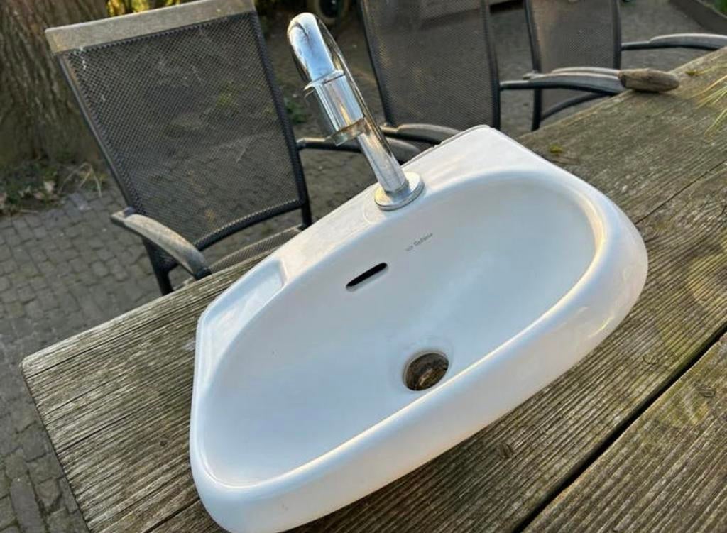 Fonteintje met kraan, Ophalen, Gebruikt, Kraan