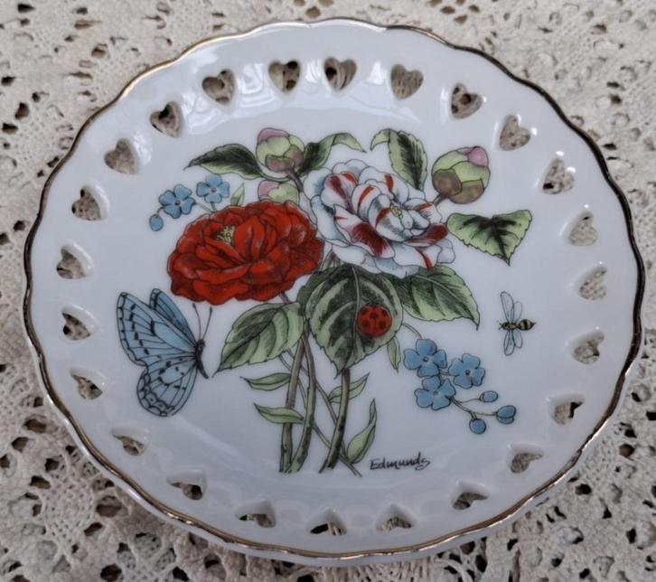 Sierbordje, rozen, vergeet me nietjes, vlinder, Antiek en Kunst, Ophalen of Verzenden