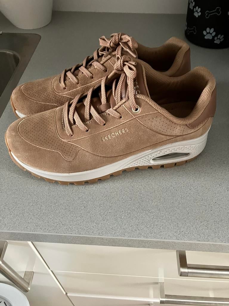 Nieuwe damesskechers, Ophalen of Verzenden, Nieuw, Bruin, Sneakers of Gympen