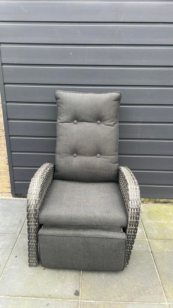 Lekker zittende loungestoel van jysk MOET WEG!!!!!, Ophalen of Verzenden