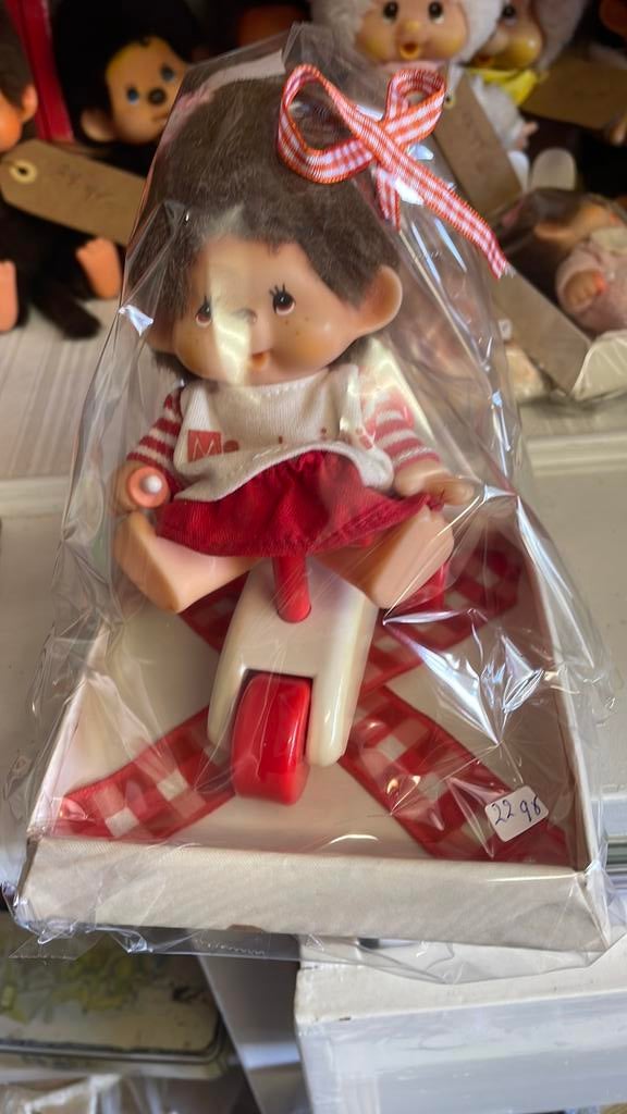 Monchichi aapje op fiets, Kinderen en Baby's, Speelgoed | Knuffels en Pluche, Ophalen of Verzenden, Zo goed als nieuw, Overige typen