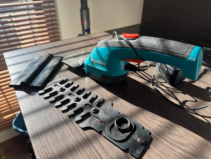 Gardena AccuCut Li - Accu-tuinschaar, Tuin en Terras, Heggenscharen, Gebruikt, Accu, Ophalen of Verzenden