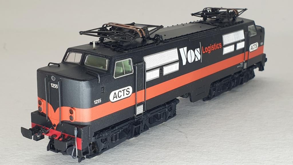 Trix 1255 ACTS zwart, Vos Logistics, vitrinemodel DCC Sound, Trix, Nieuw, Ophalen of Verzenden, NS