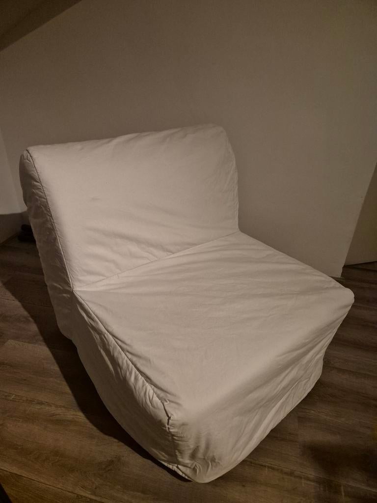 IKEA Slaapstoel - Compact en Comfortabel, Huis en Inrichting, Slaapkamer | Slaapbanken, Ophalen, Gebruikt, Eenpersoons, Wit