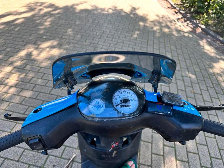 Zip 150 cc, Fietsen en Brommers, Scooters | Piaggio, Zo goed als nieuw, Zip, Benzine, Ophalen