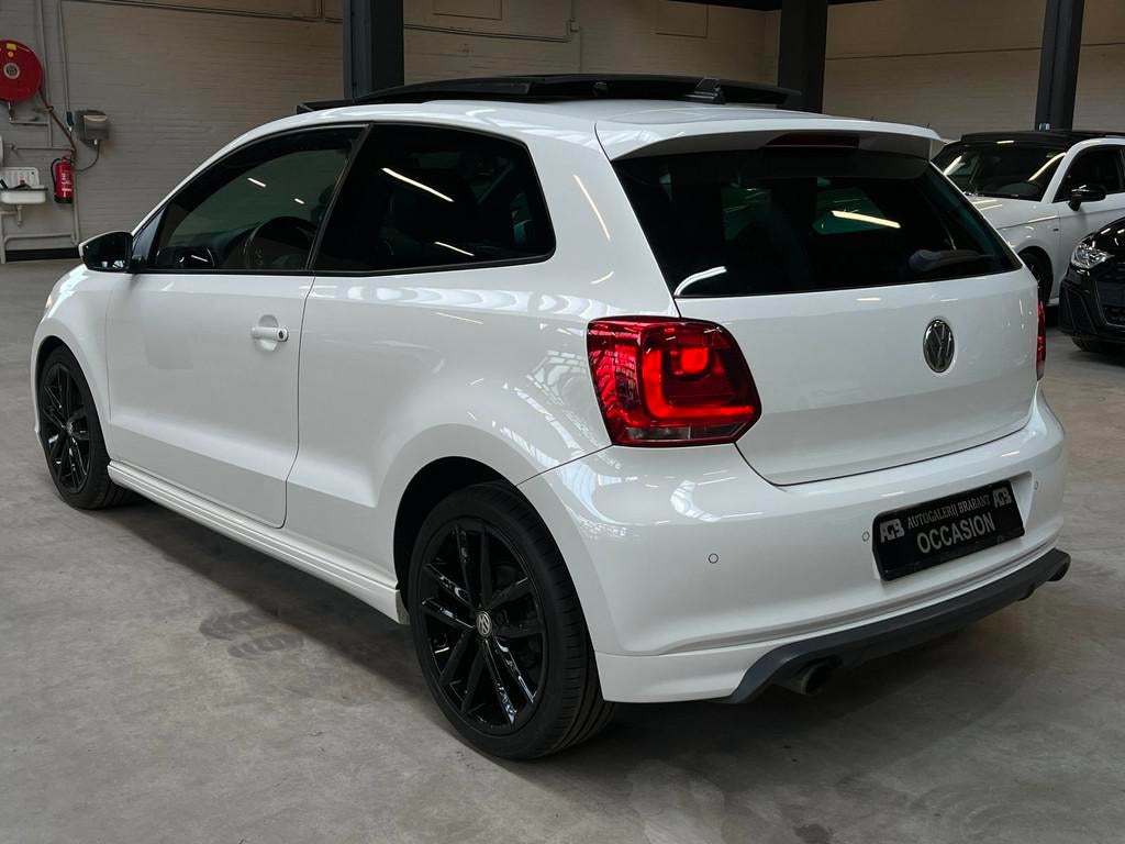 Volkswagen Polo 1.2 TSI R-Line Pano/Led/Cruise/Alcantara, Gebruikt, Zwart, 4 cilinders, Wit