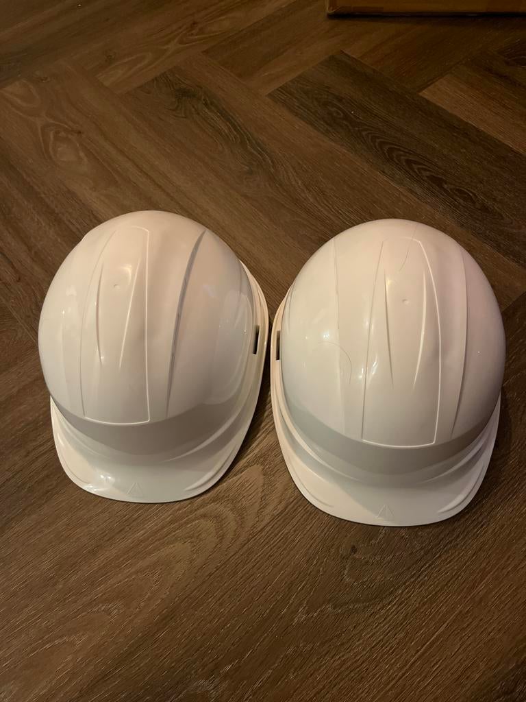 2 Witte Delta Plus Veiligheidshelmen - Nieuwstaat, Ophalen of Verzenden, Zo goed als nieuw
