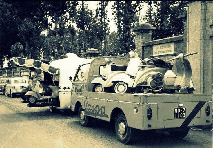 Vervoer-Beroepen-foto-H-43.   Repro-Vespa, Verzenden, 1980 tot heden, Foto, Nieuw