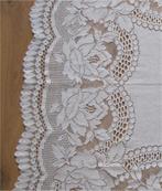 Brocant kanten kleedje met rozenrand, Ophalen of Verzenden