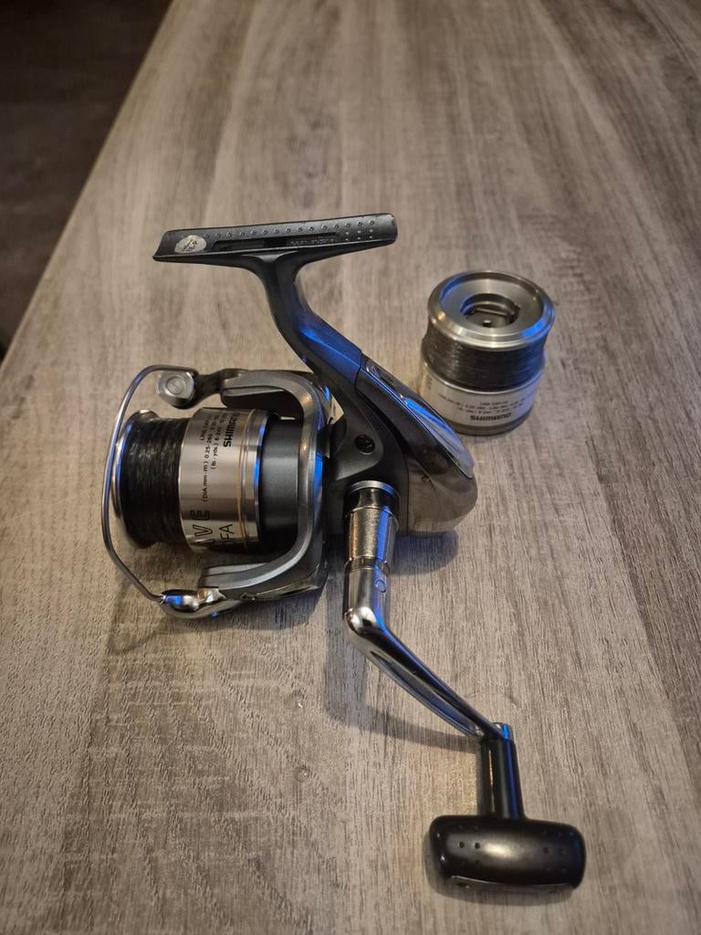 Shimano Nexave 4000 FA Molen met reserve spoel, Ophalen of Verzenden, Gebruikt, Molen
