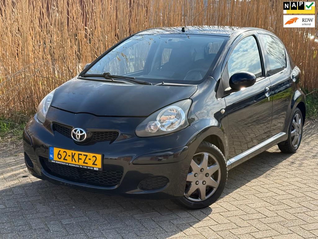 Toyota Aygo Gereserveerd!, Voorwielaandrijving, Gebruikt, 4 stoelen, Origineel Nederlands