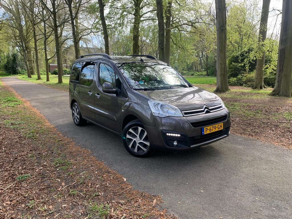 Citroën Berlingo 1.2 Puretech 110pk CARPLAY/nieuwDistributie, Auto's, Citroën, 1295 kg, 1199 cc, Berlingo, Handgeschakeld
