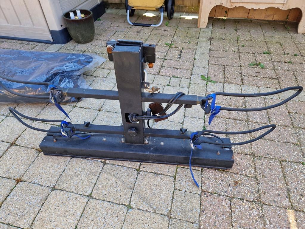 FIETSENREK TREKHAAK 2 fietsen, Auto diversen, Fietsendragers, Ophalen, Zo goed als nieuw, 2 fietsen, Trekhaakdrager