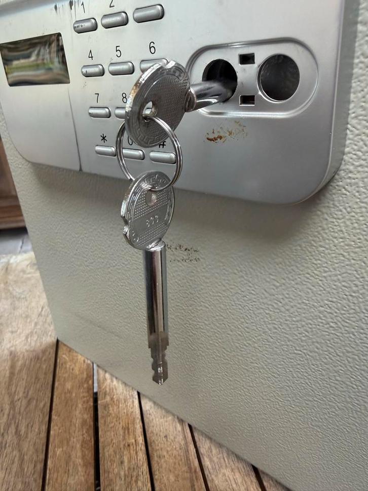 Sleutelkluis met cijferslot en sleutels, Huis en Inrichting, Brandblussers en Brandkasten, Gebruikt, Brandkast, Ophalen