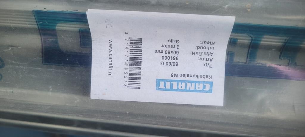 Grijze kunststof kabelgoten 60x60mm, 4 stuks van 2m, Doe-het-zelf en Verbouw, Elektra en Kabels, Ophalen, Nieuw, Overige typen