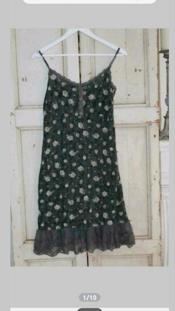 Cream stretchie jurk met bloemenprint - Maat L, Kleding | Dames, Jurken, Zo goed als nieuw, Maat 38/40 (M), Boven de knie, Ophalen of Verzenden