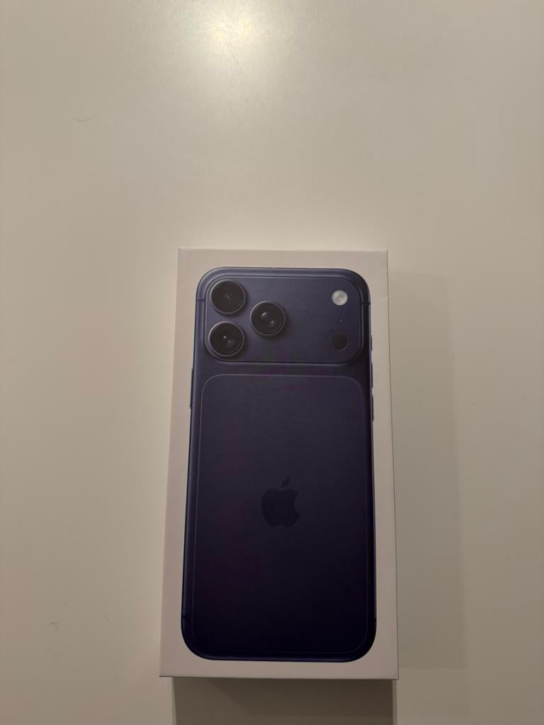 Iphone 17 pro max 1tb met factuur, Ophalen of Verzenden, Zo goed als nieuw, Zwart, 1 TB