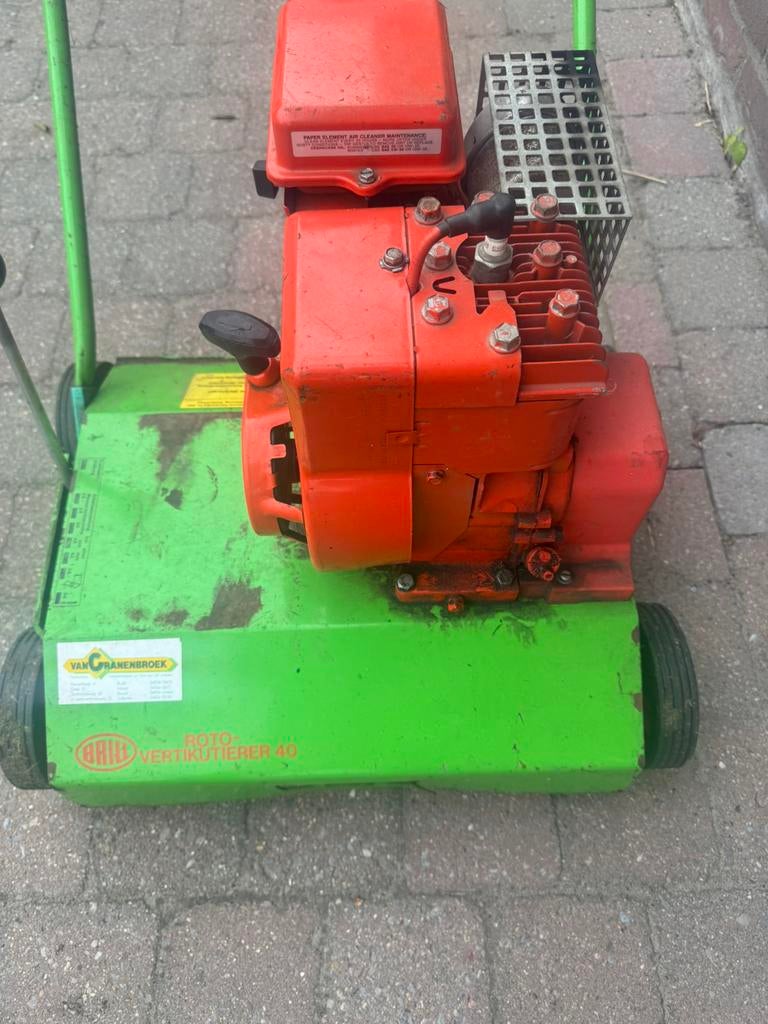 Verticuteer machine benzine, Ophalen, Zo goed als nieuw