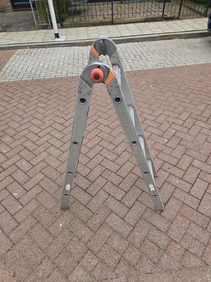 Inklapbare aluminium ladder, Doe-het-zelf en Verbouw, Ladders en Trappen, Gebruikt, Ladder, 2 tot 4 meter, Opvouwbaar of Inschuifbaar