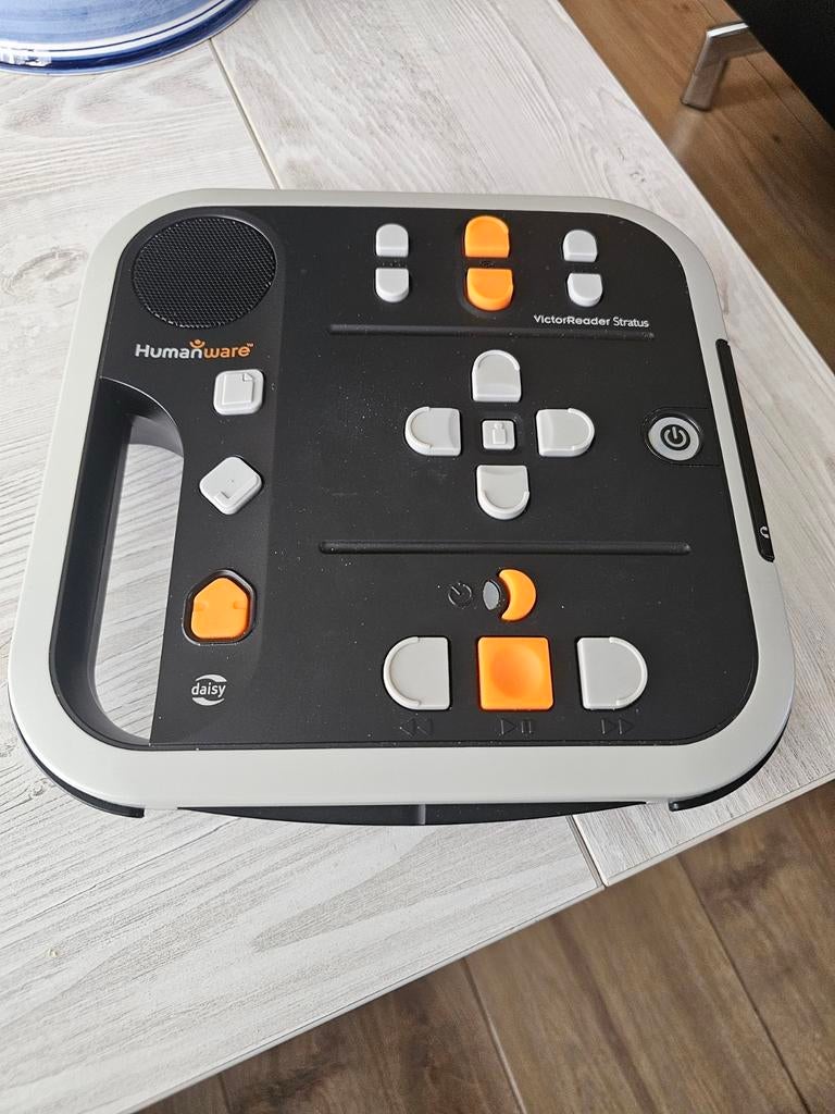 Humanware victorreader stratus 4 daisy met adapter., Ophalen, Gebruikt