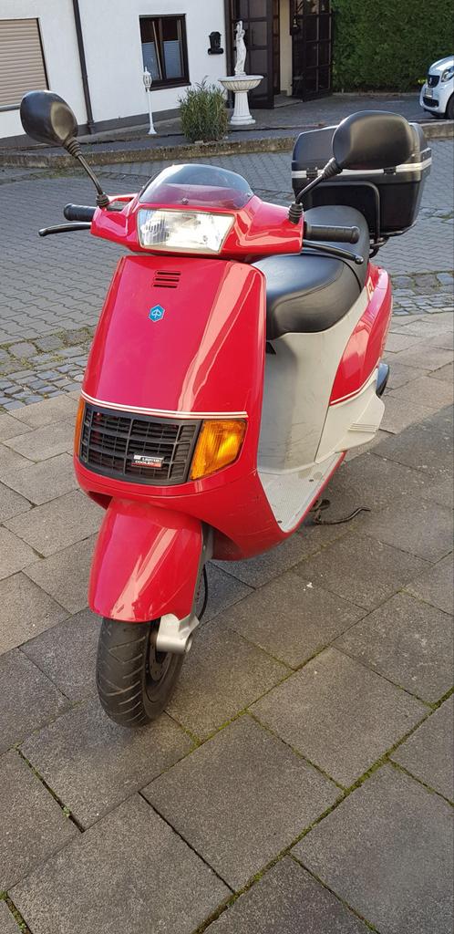 Piaggio Quartz gezocht het liefste blauw maar ander ook goed, Fietsen en Brommers, Scooters | Piaggio, Ophalen of Verzenden, Gebruikt