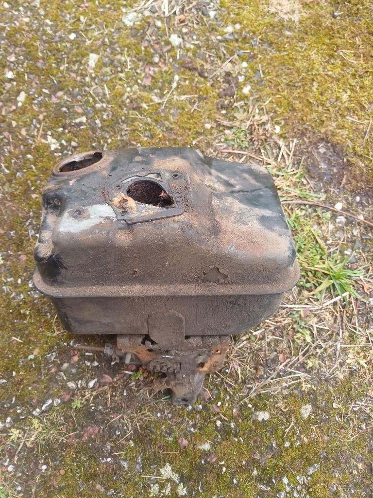 GEZOCHT tank voor Briggs and Stratton, Ophalen of Verzenden, Elektromotor