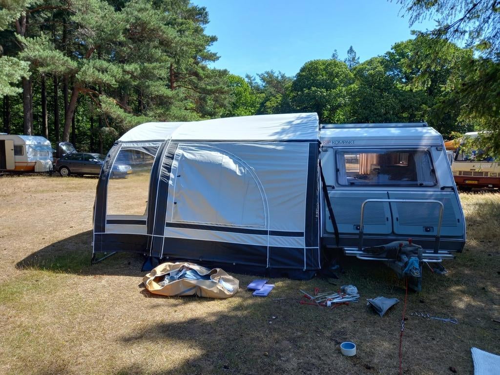 Fortex Aronde voortent met petluifel voor Kip Kompakt hefdak, Ophalen