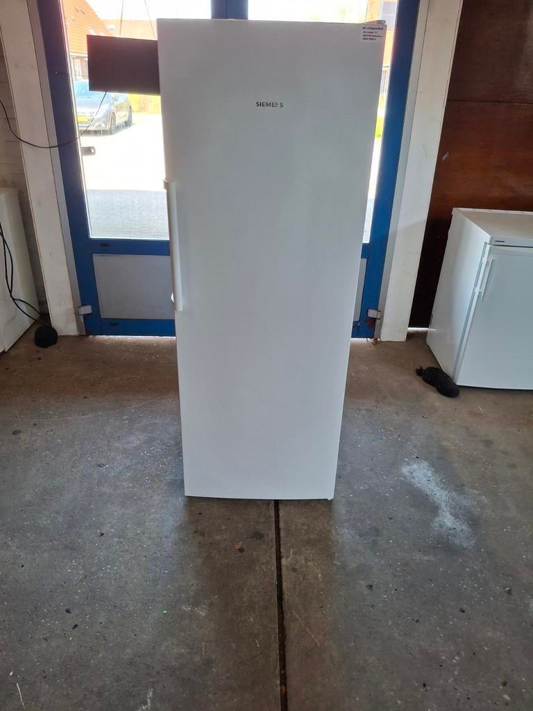 Jonge siemens koelkast, Zonder vriesvak, 200 liter of meer, Energieklasse A of zuiniger, Siemens
