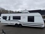 LMC Exquisit 695 VIP 2024 | Vrijst. Queensbed | Douche, Schokbreker, Bedrijf, Treinzit, 6 tot 7 meter