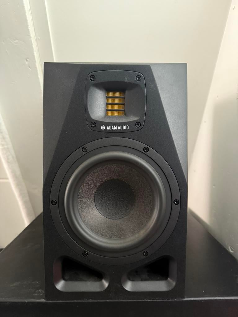 Studio Monitors Adam A7V, Zo goed als nieuw, Minder dan 60 watt, Front, Rear of Stereo speakers, Ophalen