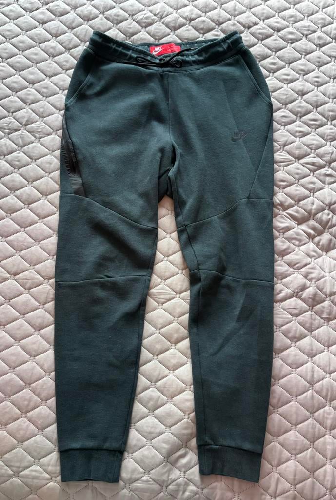 Nike Tech Fleece broek maat S, Kleding | Heren, Sportkleding, Ophalen of Verzenden, Zo goed als nieuw, Grijs, Algemeen