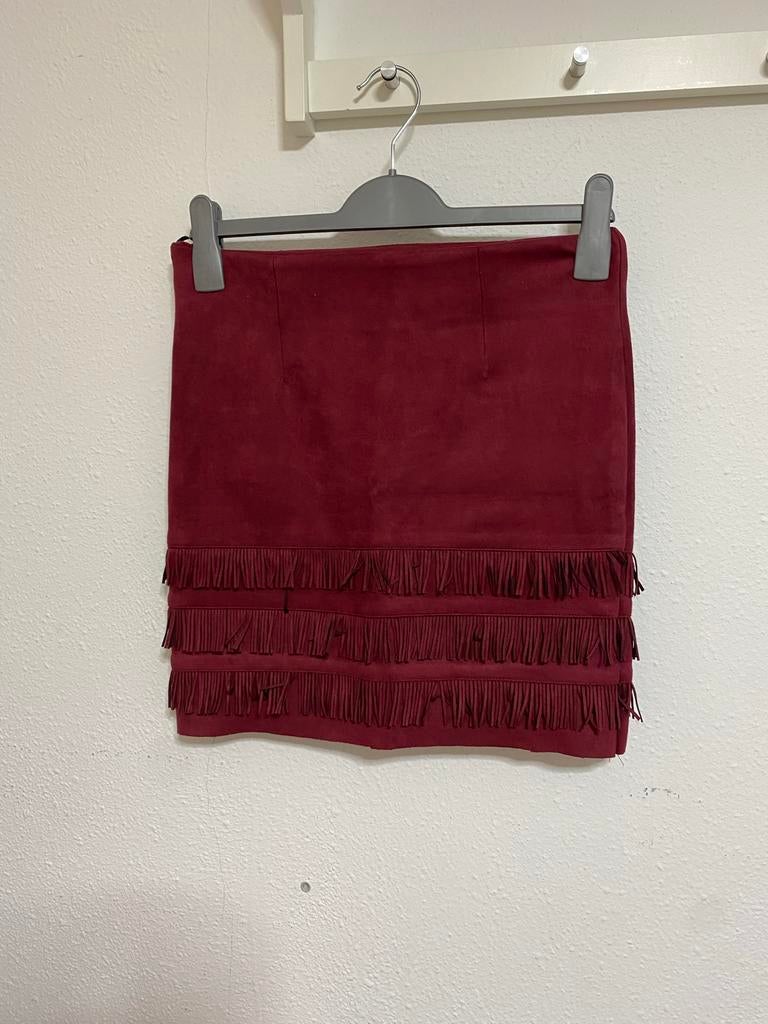 Bordeaux rok met franjes - Maat M, Maat 38/40 (M), Ophalen of Verzenden, Zo goed als nieuw, Boven de knie