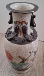 Grijs Chinees vaasje met zwarte ornamenten 17 cm hoog, Ophalen of Verzenden