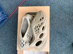 Yeezy foamrunners maat 38, Ophalen, Gedragen, Beige, Slippers