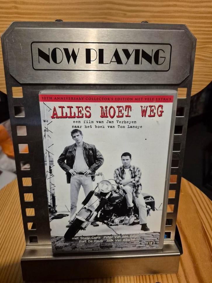 Alles Moet Weg - DVD (Nederlands gesproken), Cd's en Dvd's, Dvd's | Nederlandstalig, Gebruikt, Film, Komedie, Vanaf 12 jaar, Ophalen of Verzenden