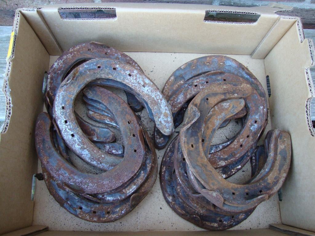 20 gebruikte hoefijzers van paarden., Ophalen, Gebruikt