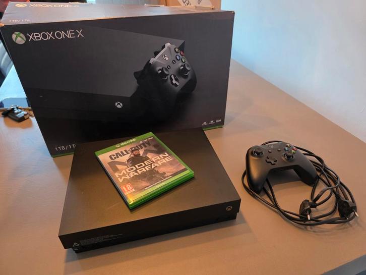 Xbox One X 1TB met controller en game, Spelcomputers en Games, Spelcomputers | Xbox One, Zo goed als nieuw, Xbox One X, 1 TB, Met 1 controller