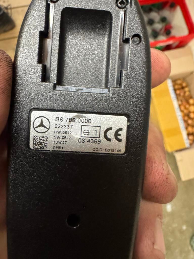 Mercedes-Benz Bluetooth Adapter B6 788 0000 Pelker, Ophalen, Zo goed als nieuw