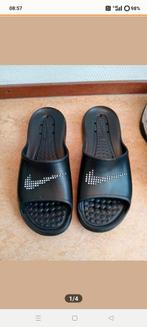 Nike Slippers helemaal nieuw Maat 41, of 42, Kleding | Heren, Badmode en Zwemkleding, Ophalen of Verzenden, Overige maten, Zwart