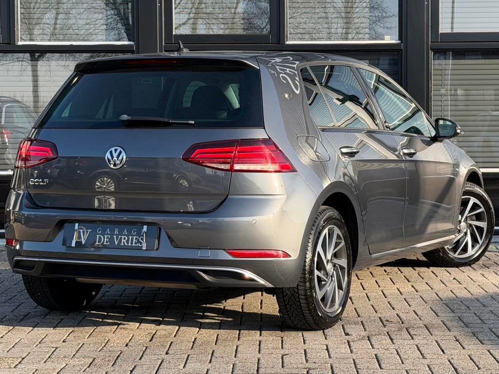 Volkswagen Golf 1.0 TSI 110pk Sound ACC Apple CarPlay Stoelv, Auto's, Volkswagen, Gebruikt, Zwart, 1137 kg, Origineel Nederlands