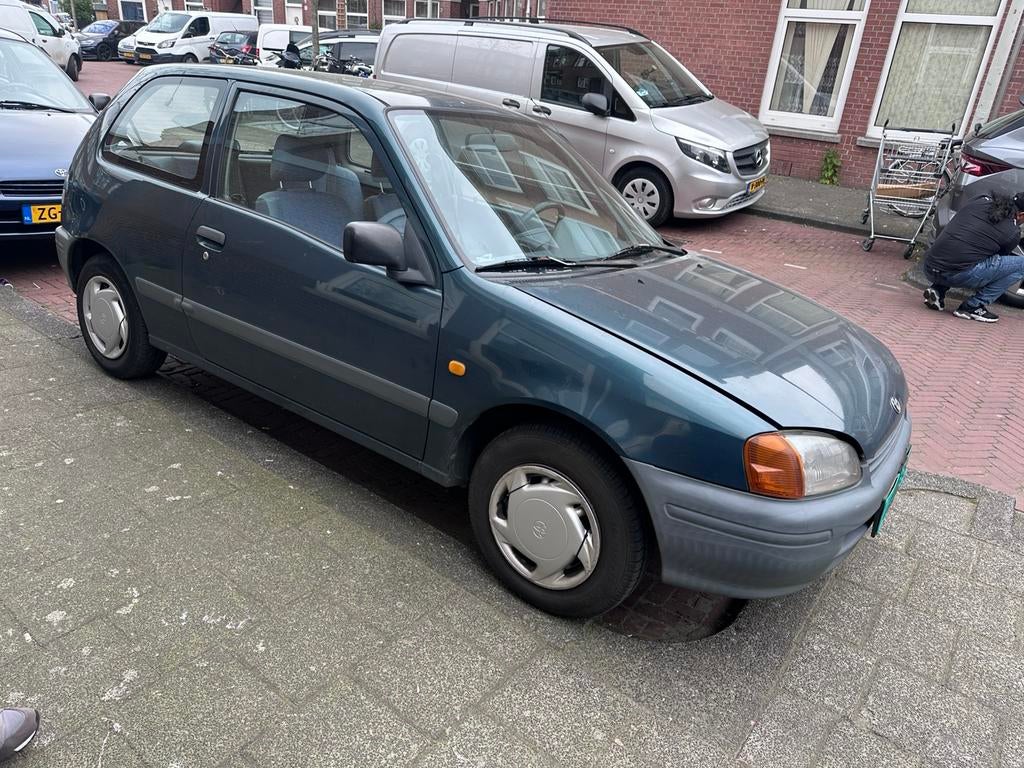 Toyota Starlet 1.3 16V 1998 NOV 2026, Auto's, Voorwielaandrijving, 15 km/l, 74 pk, 4 cilinders